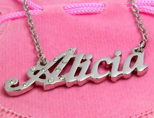 Алиса имя. Алиса надпись. Красивое имя Алиса. Алисия имя.