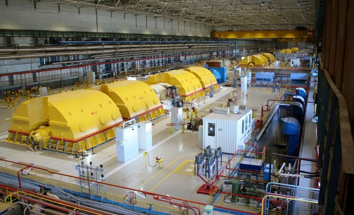 Калининская аэс 4 блок машзал. Машинный зал лаэс-2. Курская аэс машзал. Машзал. Машзал балаковской аэс.