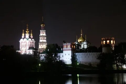 Монастырь ночью