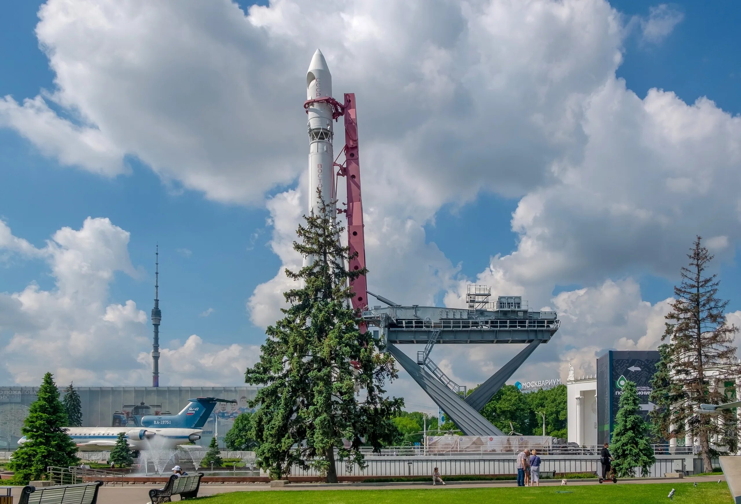 Парк ВДНХ ракета. Ракета в Москве на ВДНХ. ВДНХ ракета зима. ВДНХ 2022.