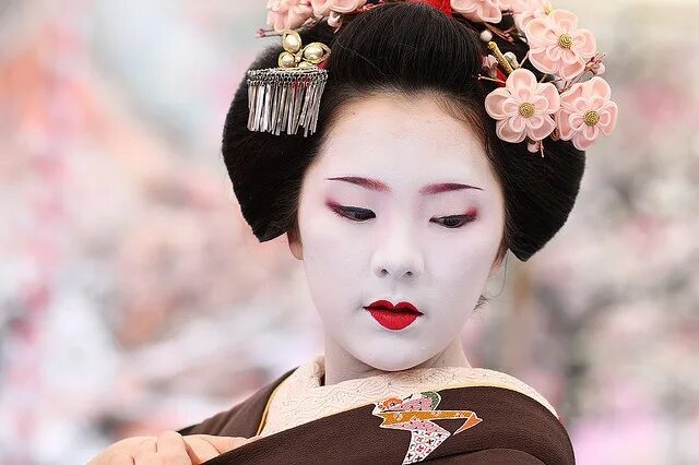 Брови гейши фото Kyoto Japan Geisha in the Gion district Geisha, Kyoto japan, Japanese geisha