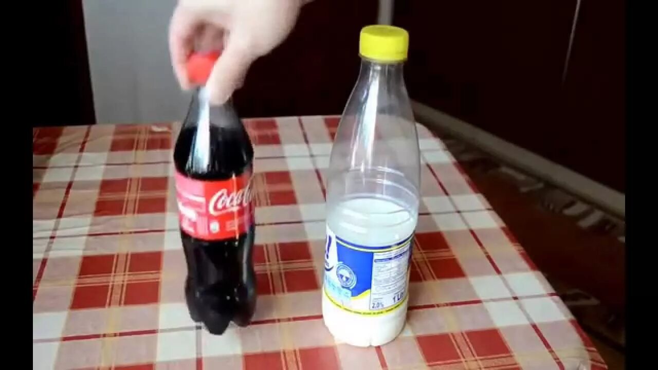 Что будет если кола молоко. Что будет если кола молоко. Опыты с колой. Опыт кока кола и молоко. Опыты с колой.