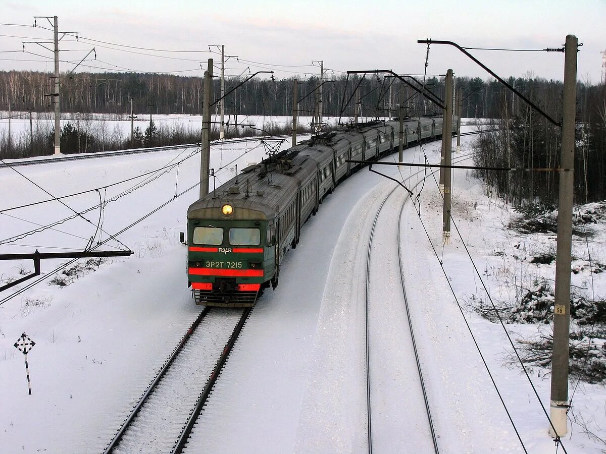 Павелецкий вокзал расписание электричек. Эр2т 7215. Железнодорожная 1. Электрички кабаново фрязево сегодня. Фрязево жд вокзал.