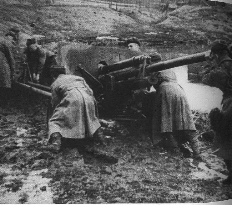 Наступательная артиллерия. Выборгско-петрозаводская операция 1944 карта. Моравска-остравская наступательная операция 1945 года. Мл-20 гаубица в бою. Наступательная артиллерия.