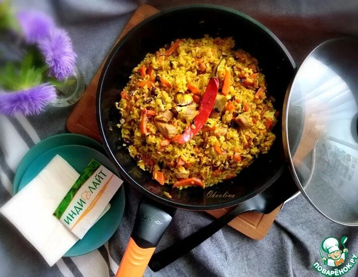 Плов в казане на костре. Плов на костре с курицей. Плов на даче. Узбекский плов на костре в казане большой. Плов из индейки на костре.