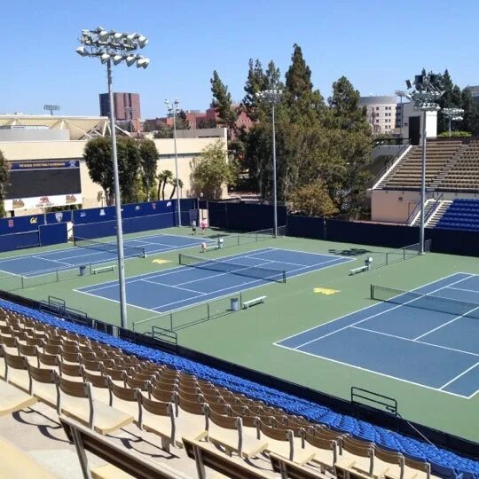 College tennis. Теннисный корт Лос Анджелес. Теннис Лос Анджелес. Los Angeles Tennis. Los Angeles Tennis Park.