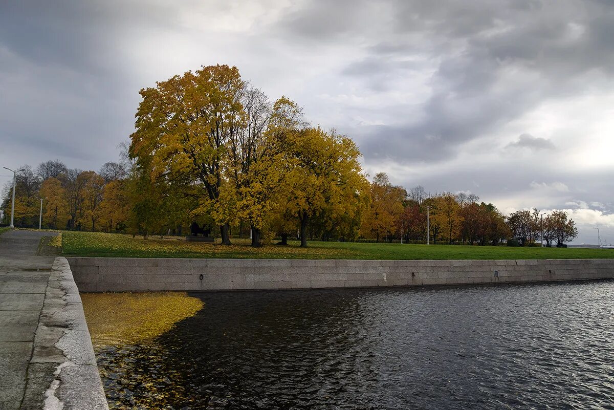 Пушкин кронштадт. Город пушкин екатерининский дворец. Памятник петру 1 в кронштадте. Адмиралтейство якорная площадь кронштадт. Пушкин кронштадт.