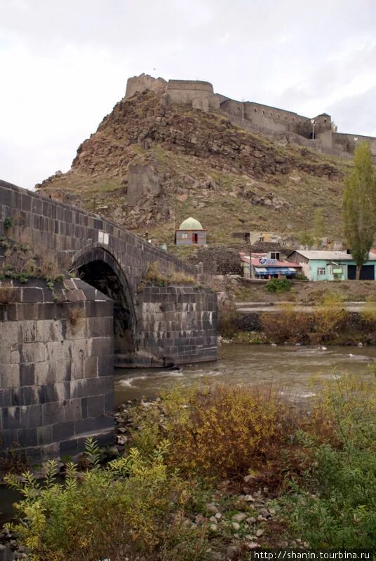 Карс фото. Крепость карс Турция. Карс город в Армении. Восточная Армения крепость карс. Карс Турция река.