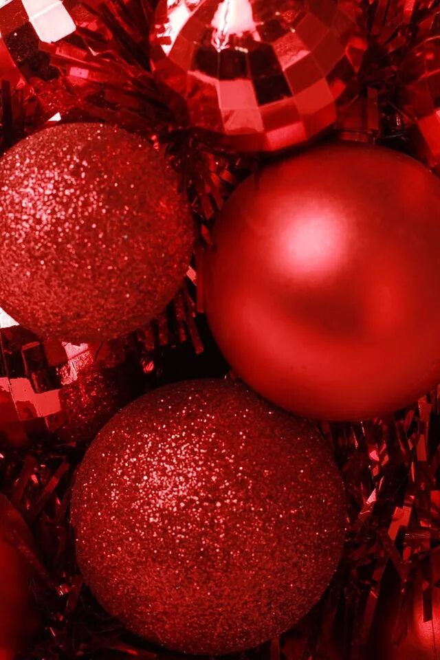 Нового red. Новогодние шары. новый год красный. красная новогодняя эстетика. эстетика новый год красный.
