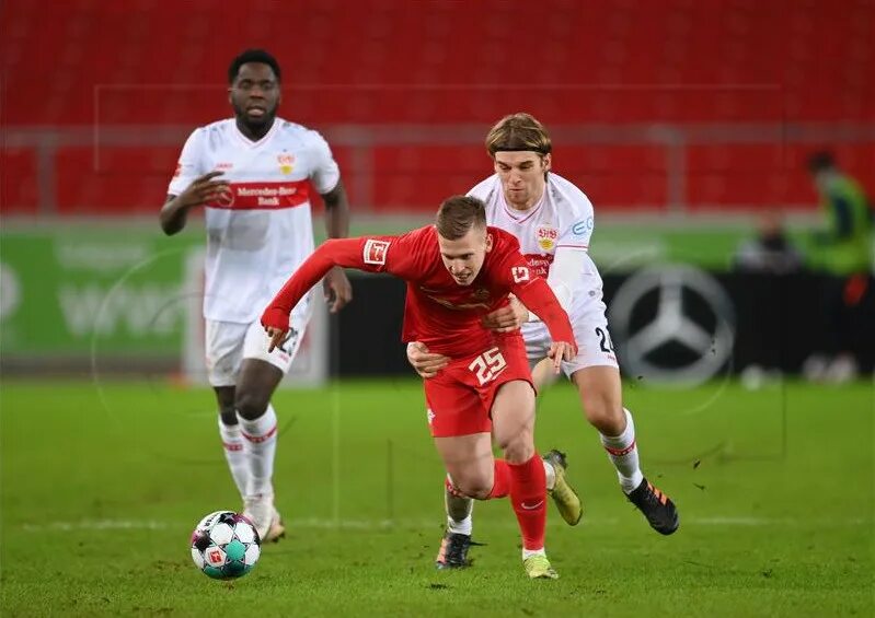 Dani Olmo Leipzig 2021. Чемпионат Германии – Штутгарт. Лейпциг Штутгарт. Лейпциг игра.