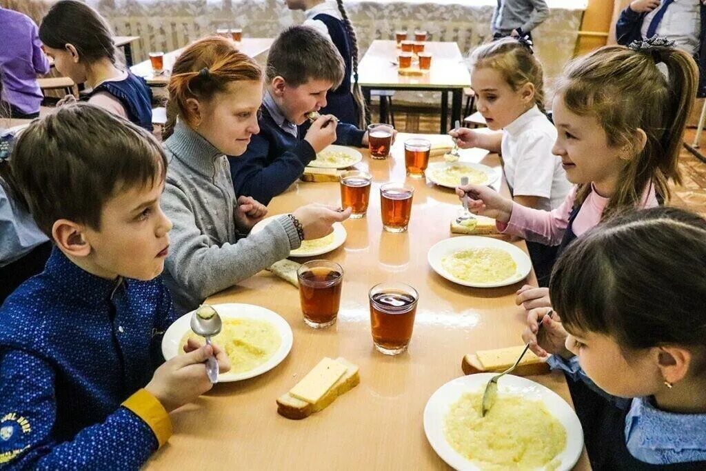 Время обеда в школах