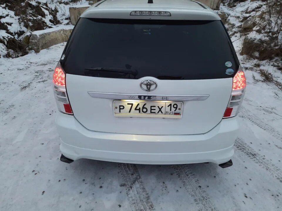 Toyota wish поднятая на проставках. Тойота виш 2014 года. Wish ремонт. I wish картинки. Toyota wish 2010.