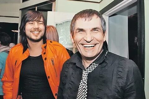 Сколько лет бари алибасову старшему в 2024