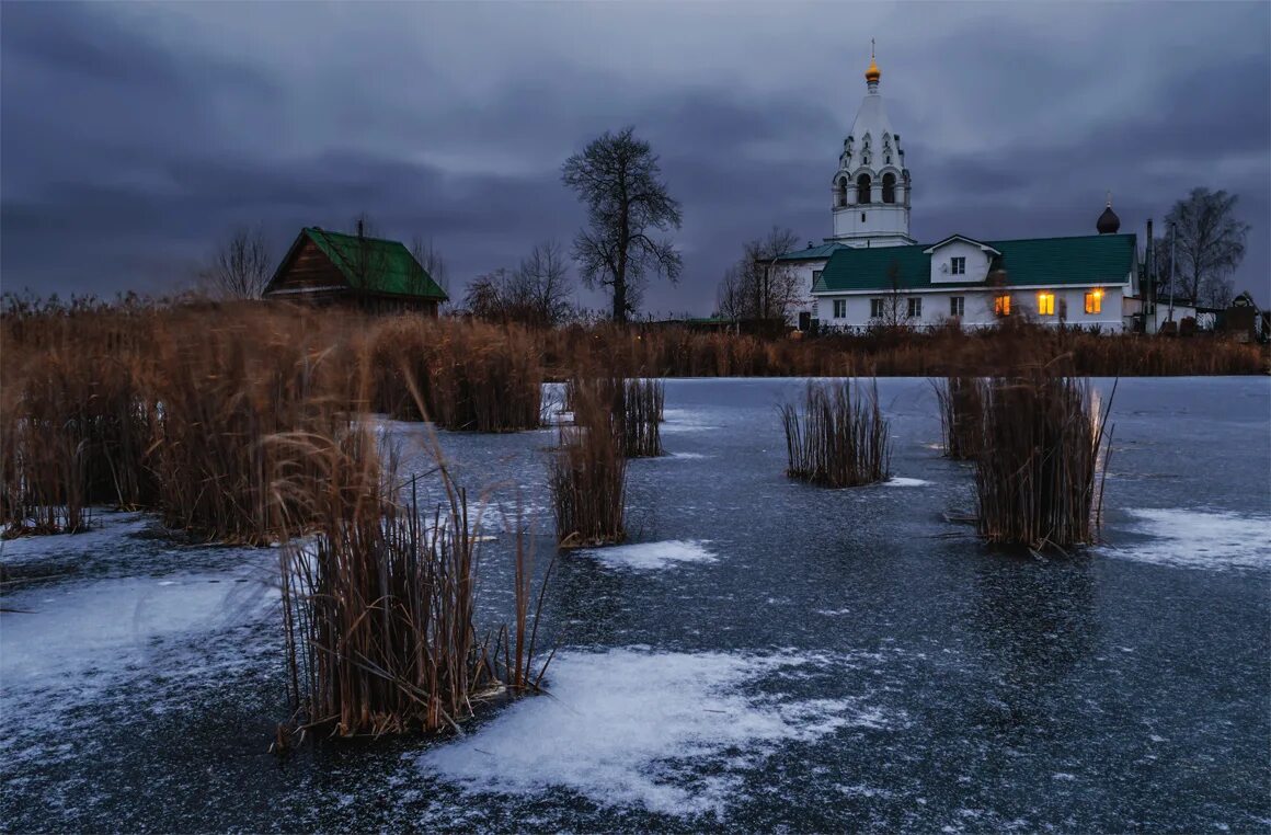 Свято троицкий нижегородская область. Троицкий Островоезерский монастырь. Островоезерский монастырь в Ворсме. Свято Троицкий Островоезерский монастырь Нижегородская область. Монастырь Ворсма Нижегородская область.