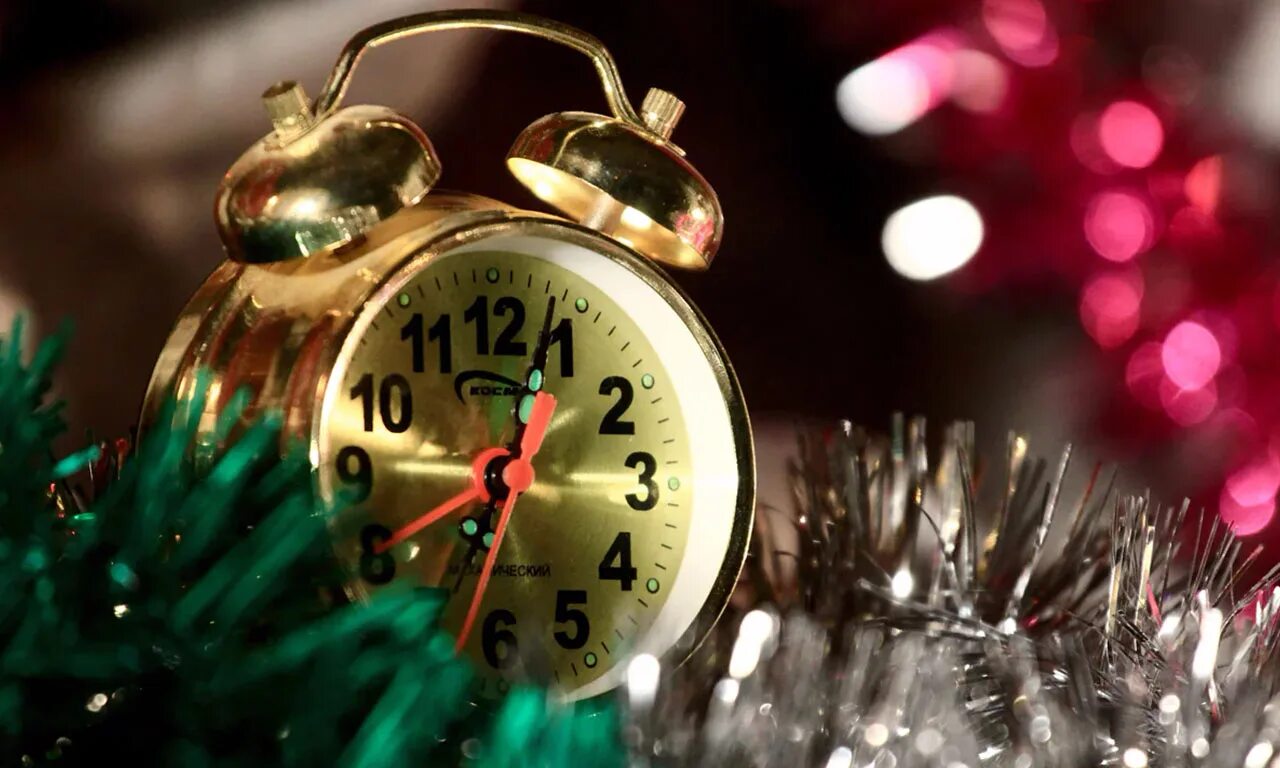 Провожаем год. Прощание со старым годом. Провожаем старый год картинки. Провожаем уходящий год. Провожаем старый год картинки.