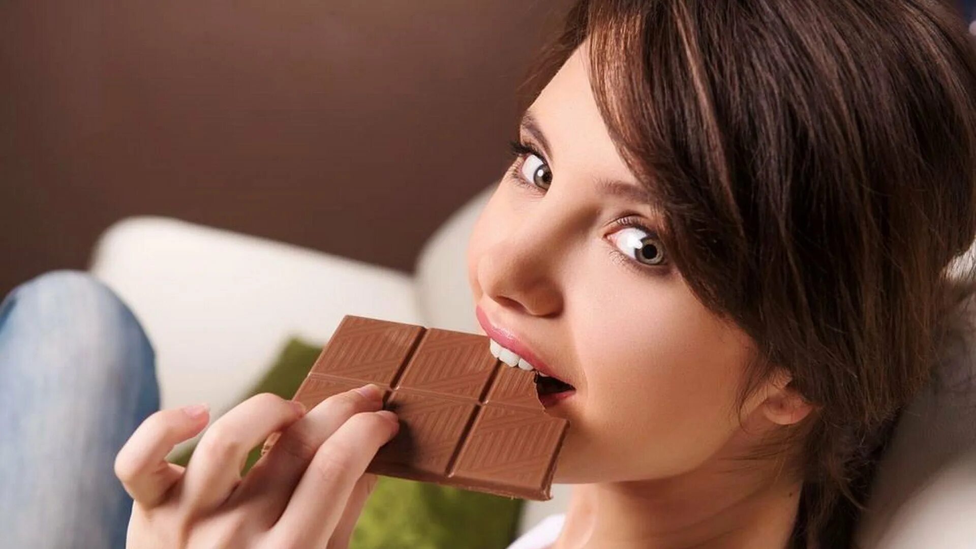 Chocolate women. Chocolate women. Девушка в шоколаде. Sony deepika padukone. Удовольствие от шоколада.