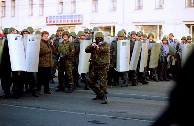 Осада останкино. 3-4 Октября 1993 штурм Останкино. Октябрьский путч 1993. Мэрия Москвы 1993. Путч 1993 белый дом.