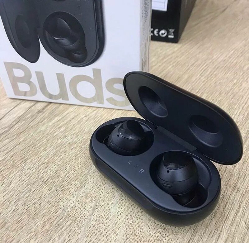 Tws buds 2 pro. Samsung Galaxy Buds 2018. Беспроводные наушники Samsung Galaxy Buds, Оникс. Наушники TWS Samsung Buds 2 черный. Samsung Galaxy Buds 2023.