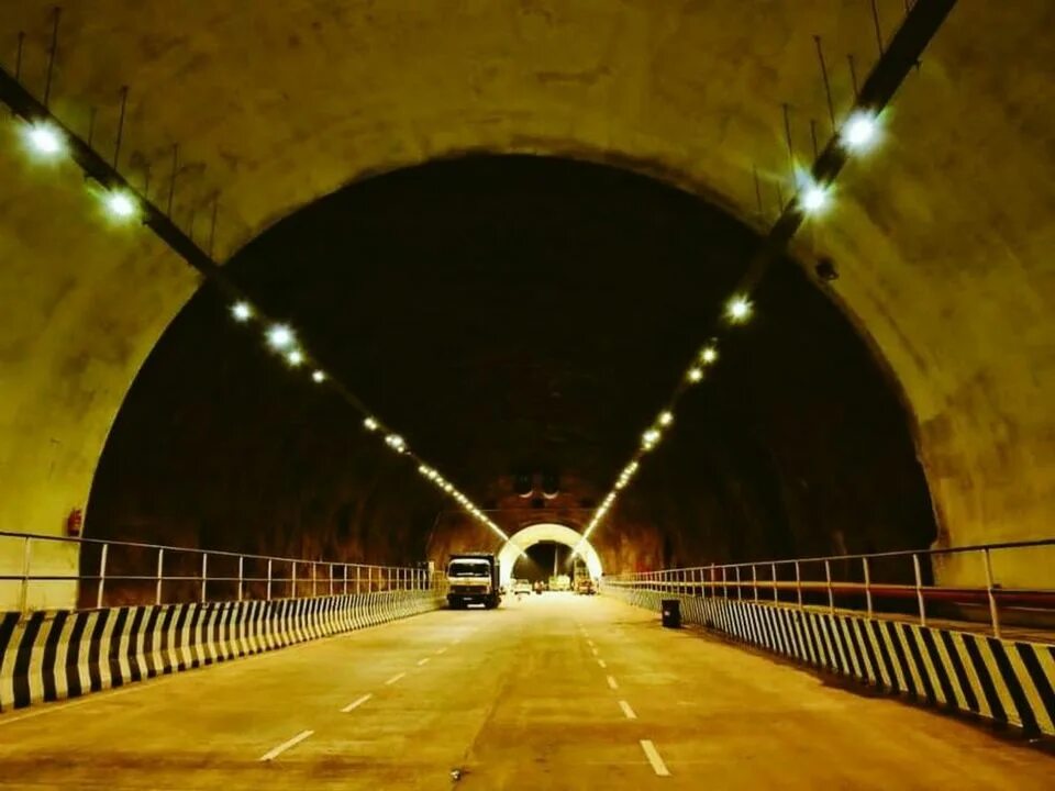 Индия туннель