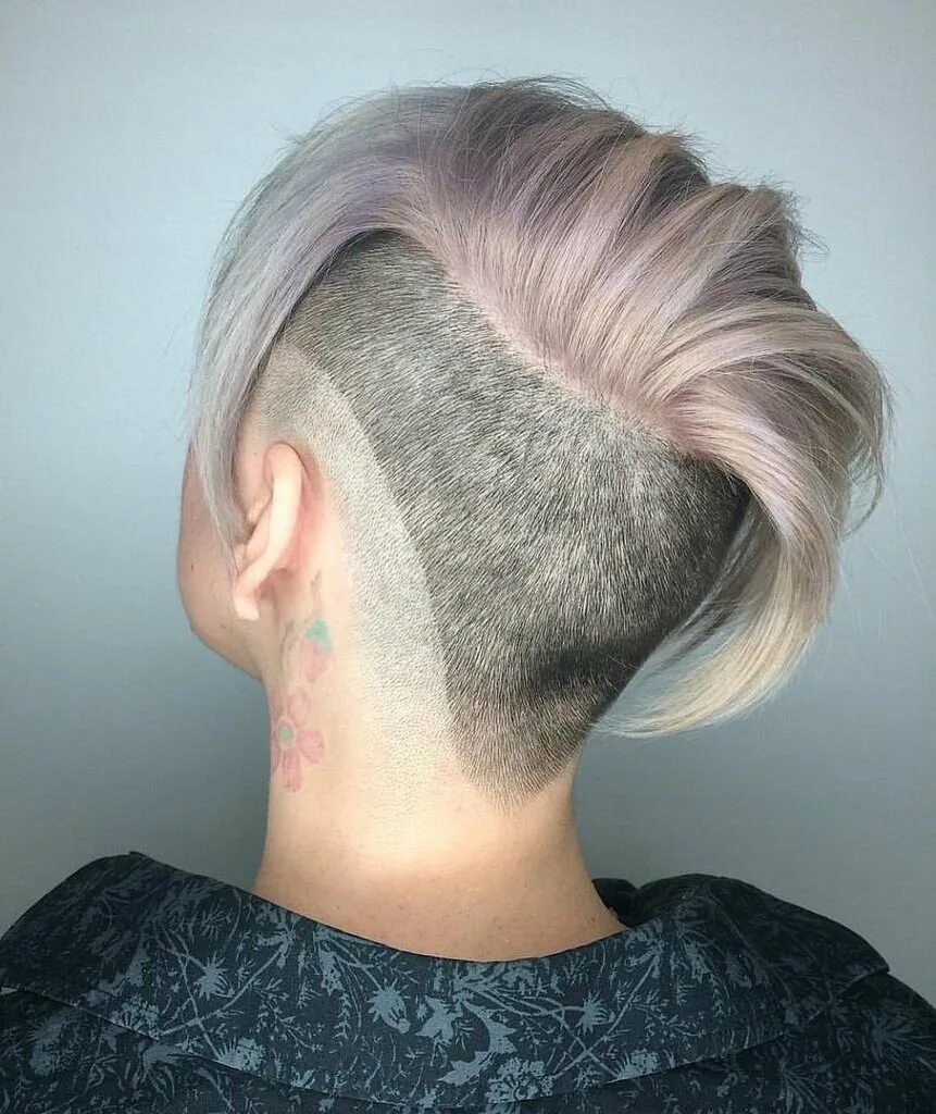 Undercut (андеркат) затылок. Пикси андеркат. Лонг андеркат женский. Стрижка с выбритым затылком. Затылок прическа женская