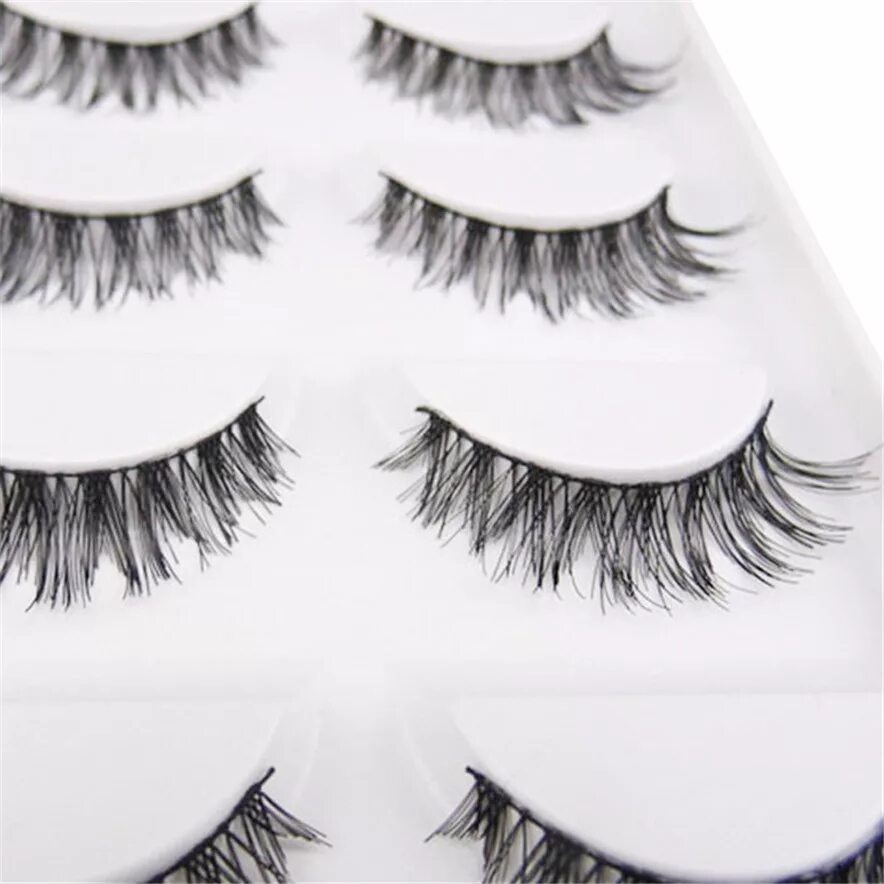 Как клеить накладные ресницы. False Eyelashes ресницы 103. Ресницы пучковые наклеенные. Ленточные накладные ресницы. Накладные ресницы с клеем.