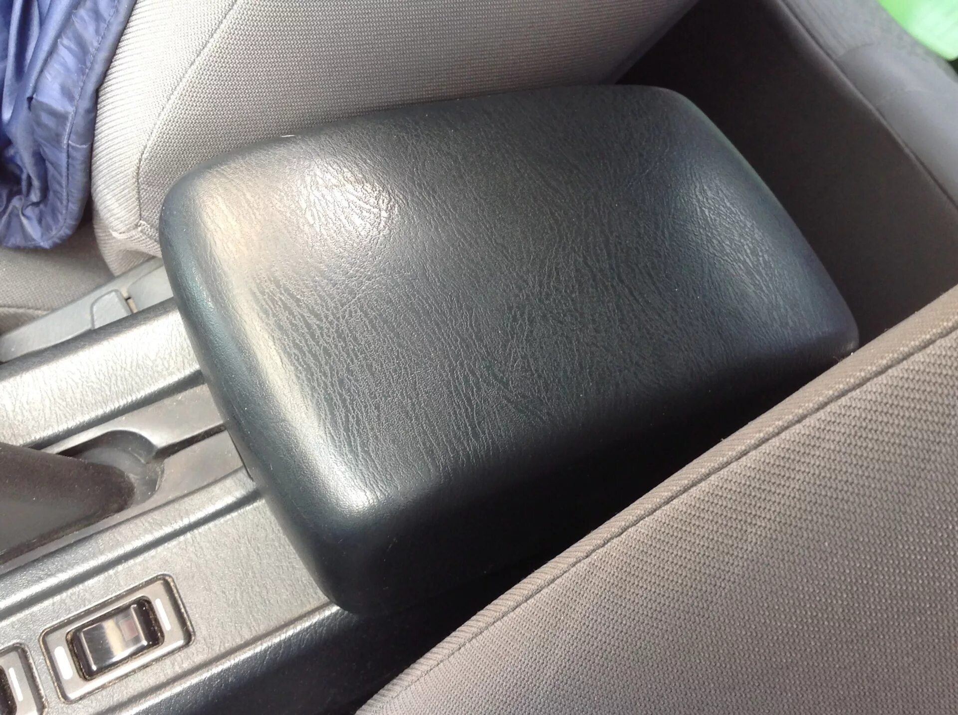 Подлокотник ниссан альмера g15. Подлокотник nissan almera g15. Подлокотник nissan almera classic. Подлокотник ниссан альмера классик b10. Подлокотник центральный nissan almera classic b10.