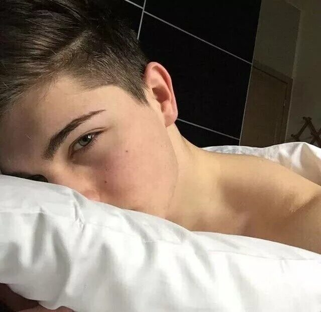 Cute teen cock. Нико Морани. Селфи Нико Морани.