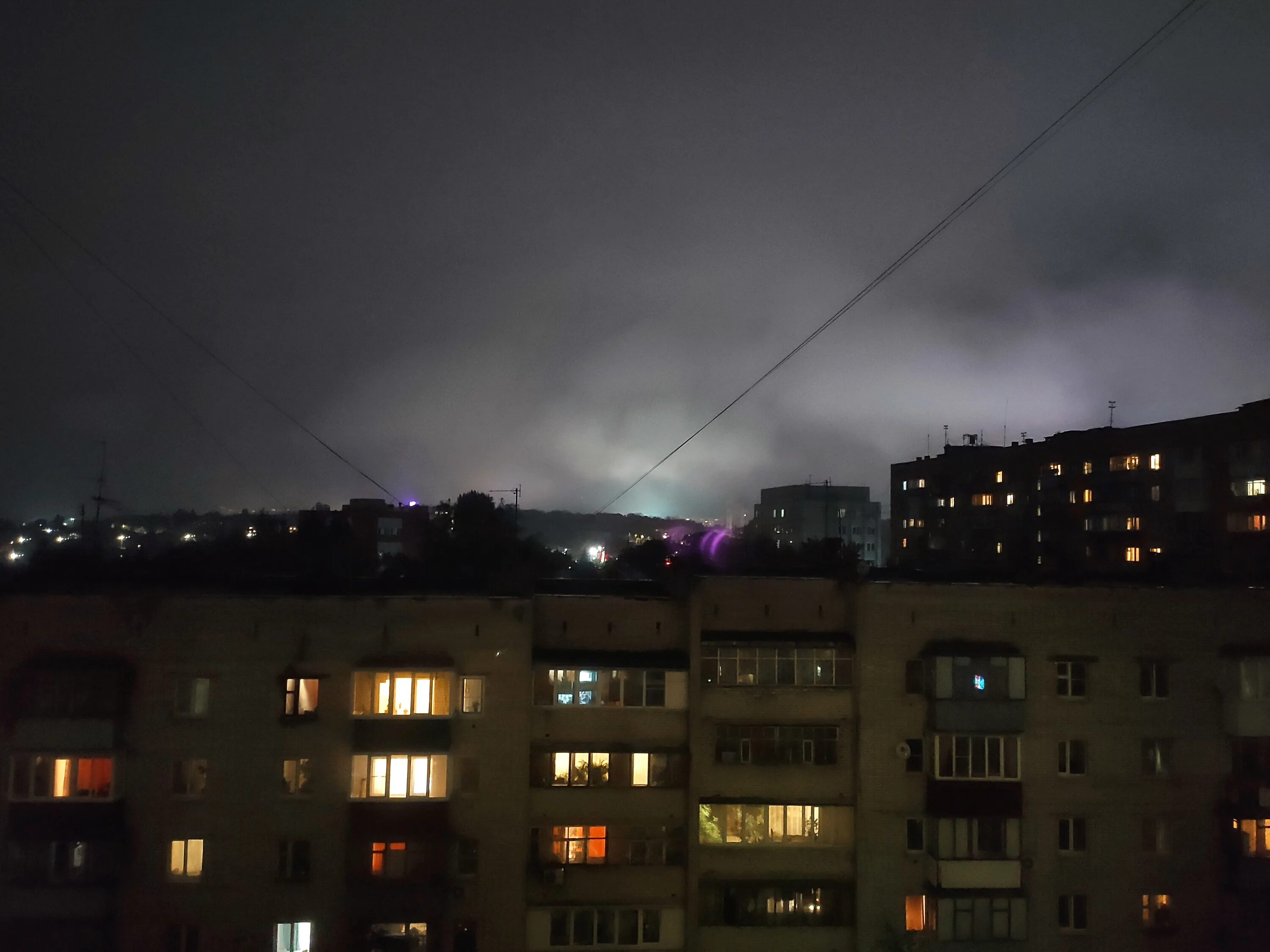 Смерч в городе. Смерч в Курске. Хлопки в среду в небе в Туле. Смерч в Курске 18 сентября. Громкие хлопки в воронеже сегодня