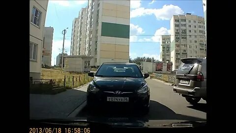 Уехать с места дтп во дворе