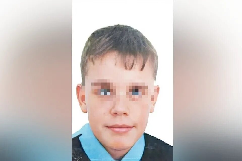 Пропал мальчик 14 лет. 14 Летний мальчик. Что пропало для мальчиков. 14 Летний мальчик с синей челкой. Пропал мальчик 8 лет.