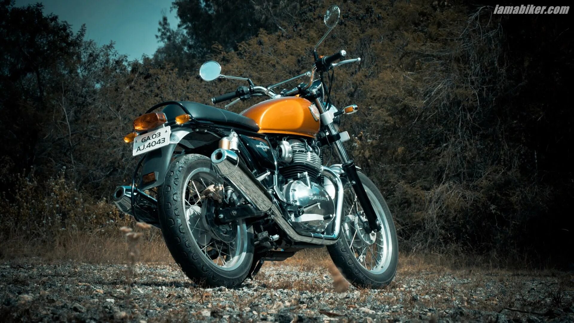 Мотоцикл cross interceptor. Royal Enfield Hunter 650. Royal Enfield обои. Классический мотоцикл 2024.