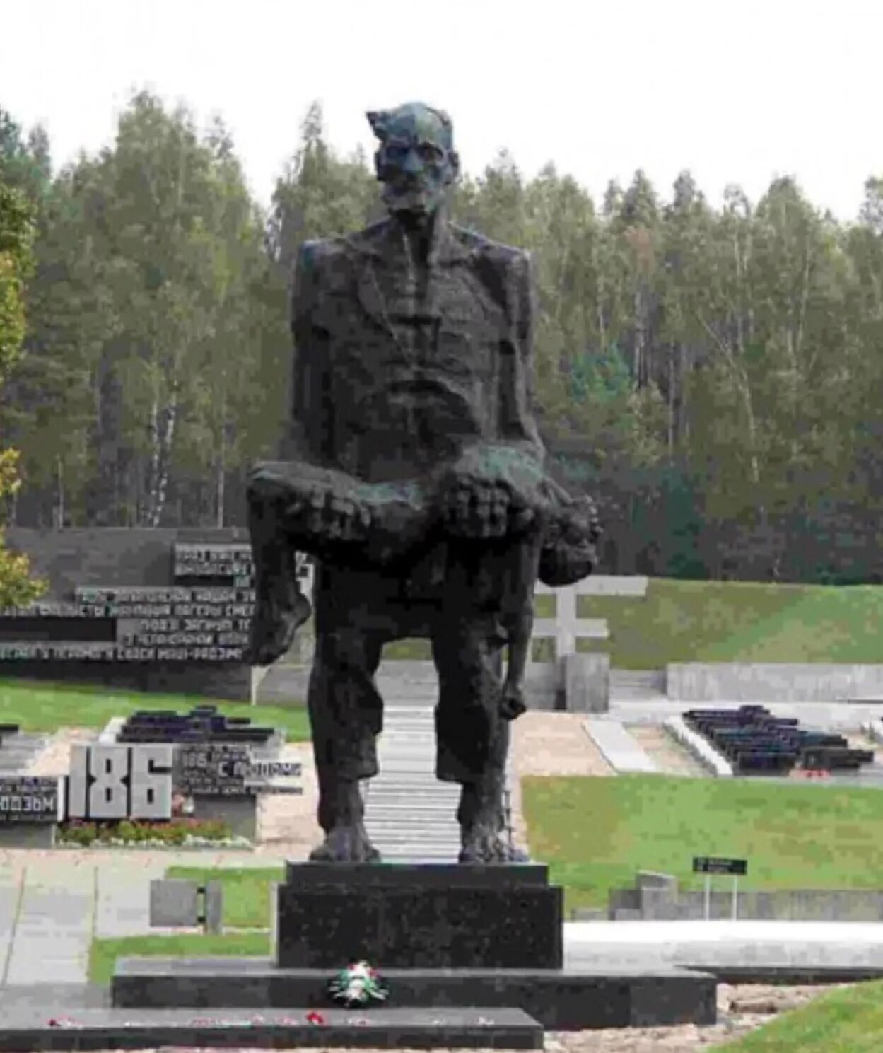 Хатынь беларусь история трагедии. Хатынь беларусь 1943. хатынь беларусь 1943 года. хатынь беларусь.