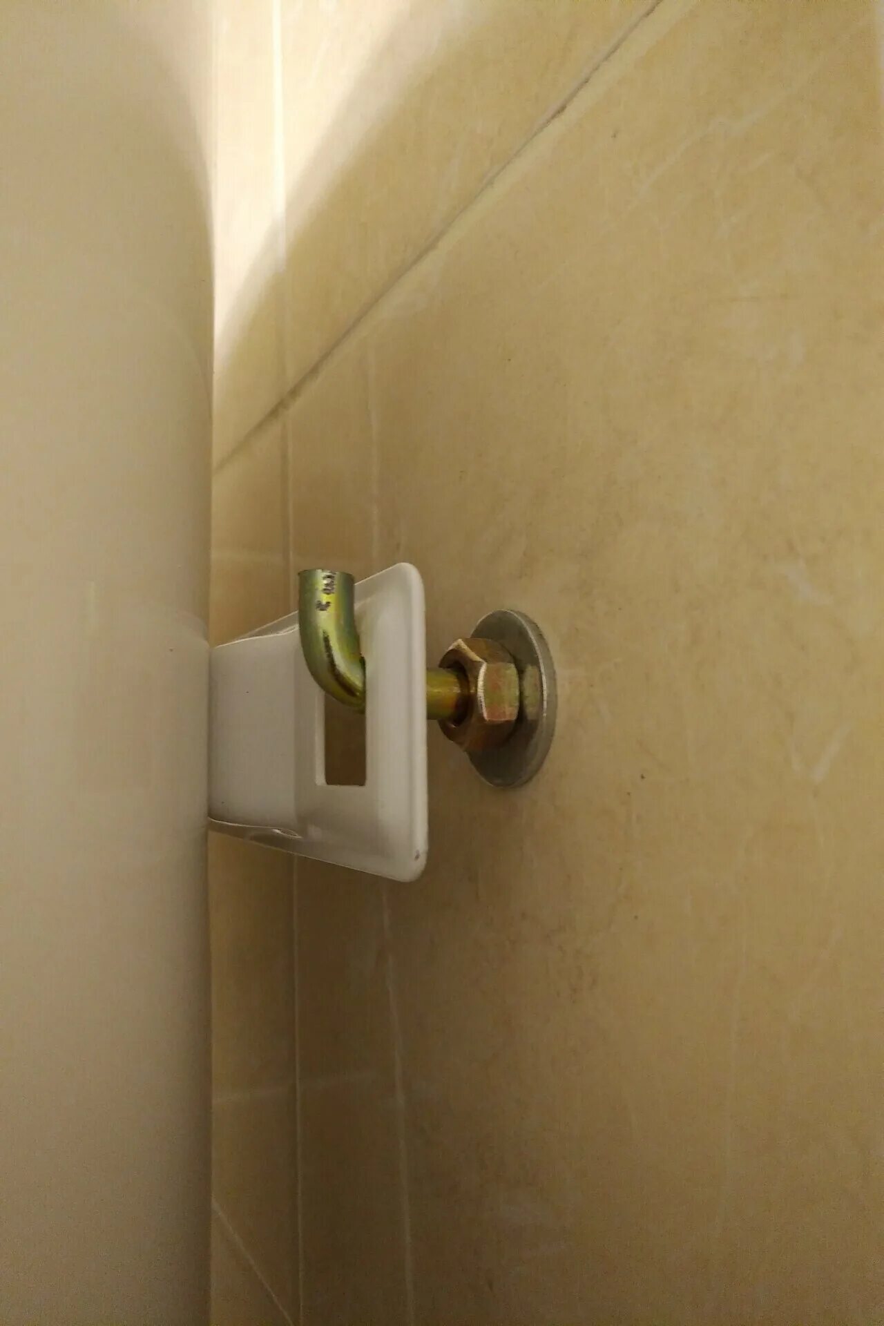 Бойлер аристон 80 литров крепление к стене. Крепление водонагревателя аристон 80 литров к стене. Способ крепления водонагревателя. Способ крепления водонагревателя. Способ крепления водонагревателя.