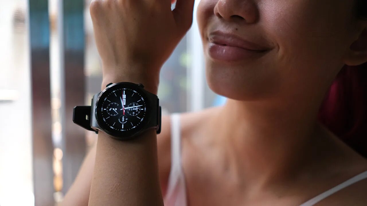 Huawei watch always on display. Хуавей вотч раннер. huawei watch runner. умные часы huawei watch gt runner, черный, 46mm. huawei watch gt runner на руке.