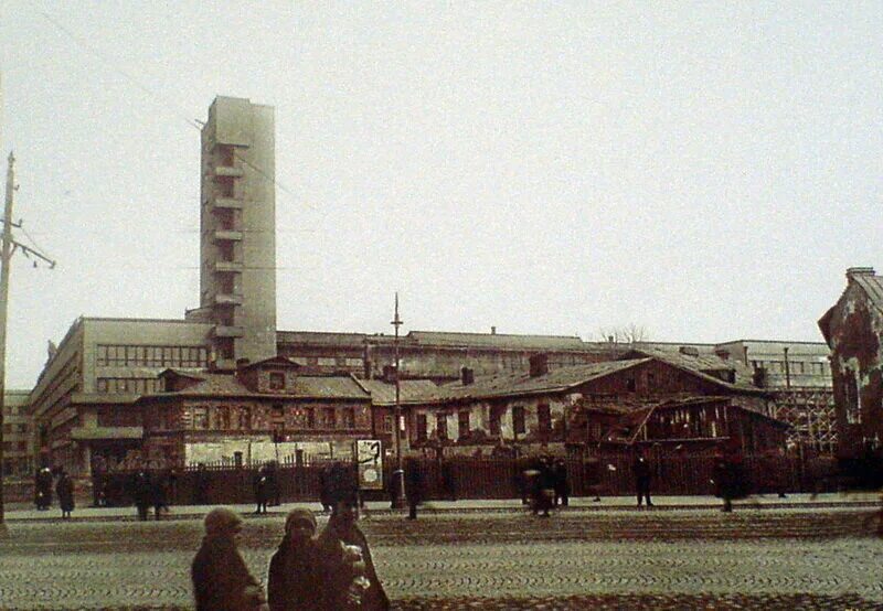 Каким был район рядом со станцией метро "Нарвская" при СССР и каким стал сейчас?