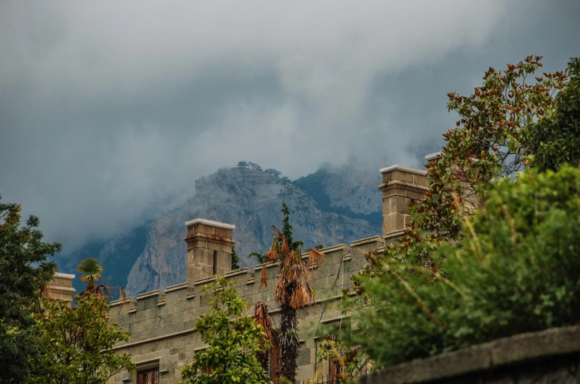 Алушта алупка. Крым ялта гурзуф. Южный берег крыма алушта. Алушта и алупка пляж. Алушта алупка.