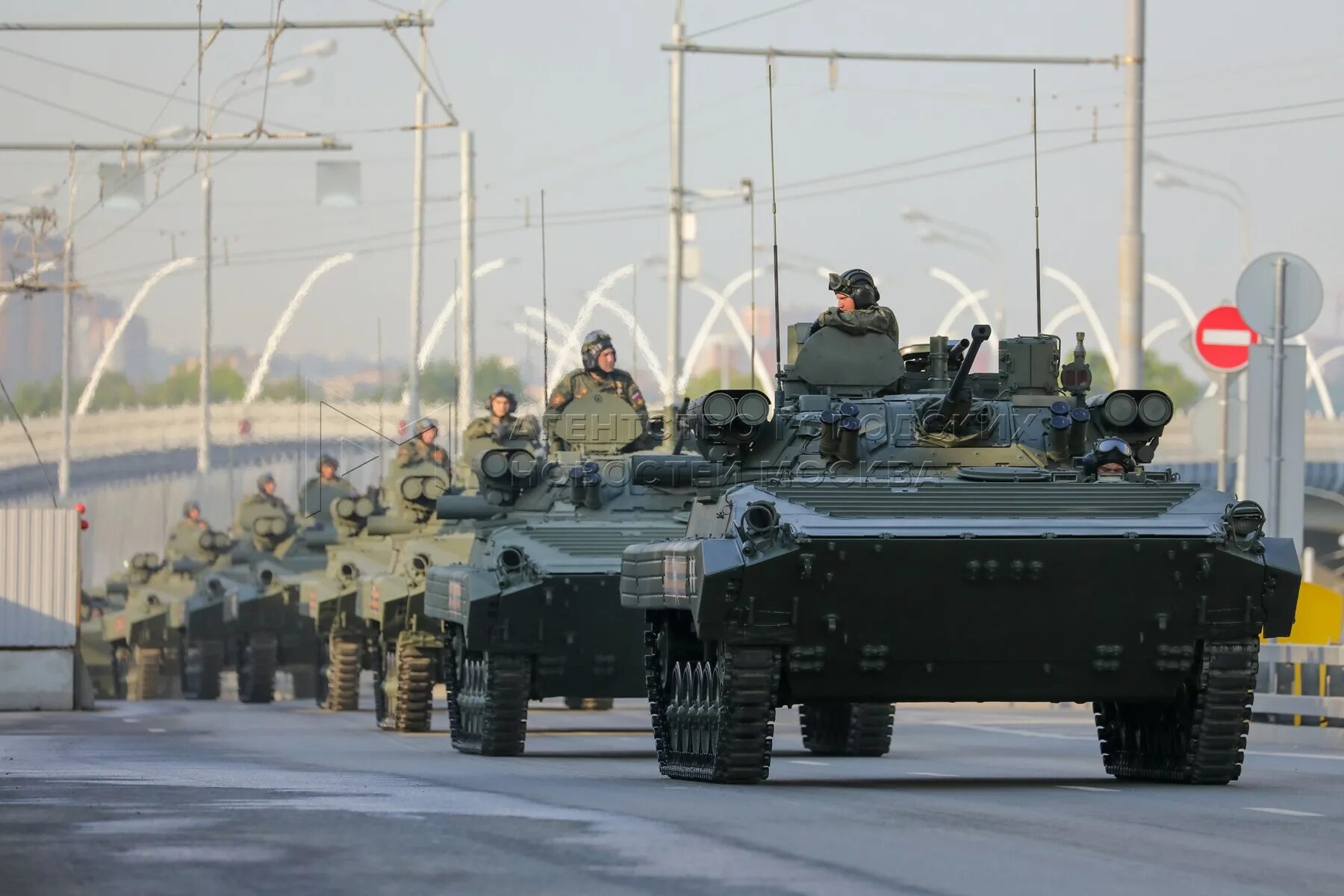 Парад проект. Военная техника Мневники. Парад Победы Мневники. Площадка для военной техники в Мневниках. Военная техника в нижних Мневниках.