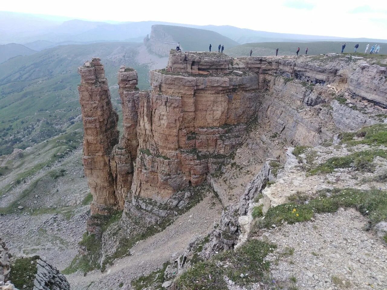 Плато Бермамыт Кисловодск. Малый Бермамыт Кисловодск. Каньон Бермамыт Кисловодск. Бермамыт из Кисловодска.