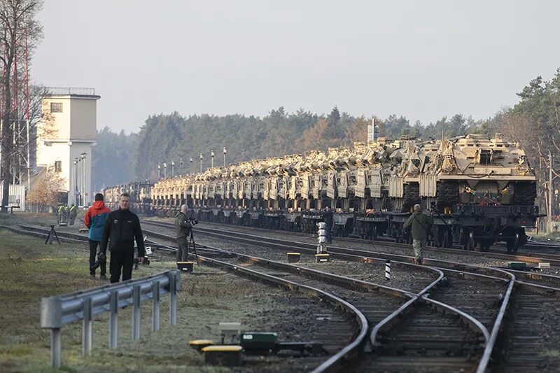 Железнодорожные войска америки. Reforger 88. Эшелон в плане. Эшелон америка. Эшелон америка.