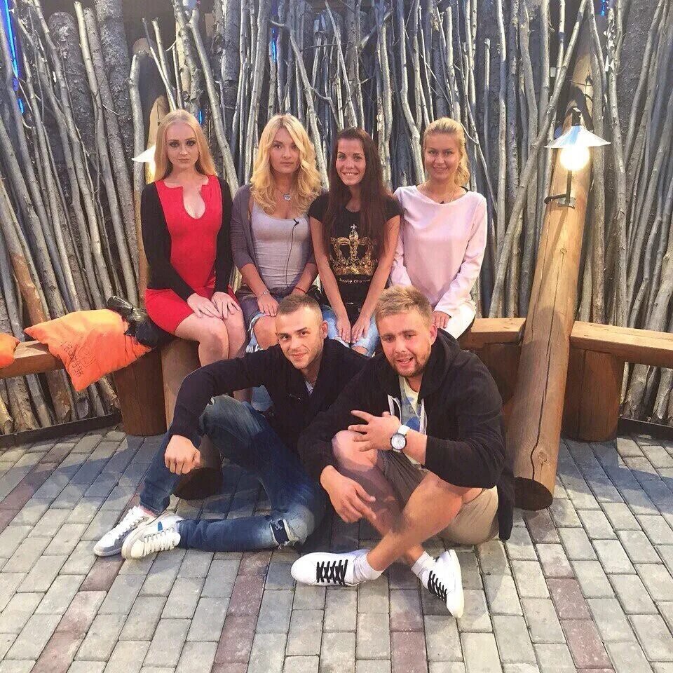 Ток шоу дом 2. Дом 2 2005 участники. Слухи о телепроекте. Дом 2 человек года. Слухи о телепроекте.