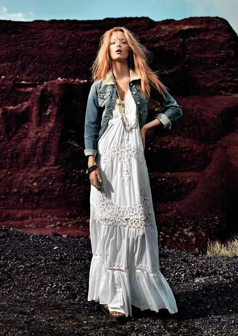 Роберто кавалли 2022 мода подиум. Бохо шик марлевка. Платье бохо 2023. Трикотажное платье в стиле бохо. Платье бохо 2023.