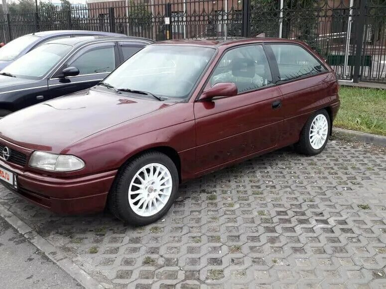 Опель частные объявления. Opel Astra f хэтчбек 1996. Opel Astra 1996 хэтчбек.