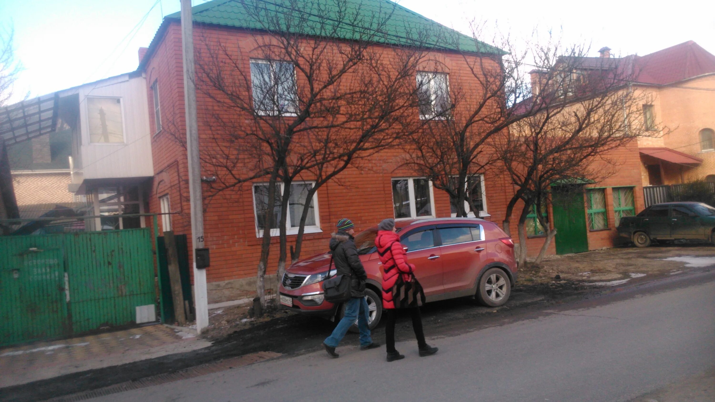 Улица парижская коммуна 11. Парижской коммуны 15 среднеуральск. Ул парижской коммуны 15. Ул парижской коммуны 15. Боксберри красноярск ул 9 мая.
