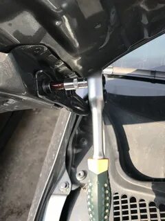 Газовый упор шкода а7