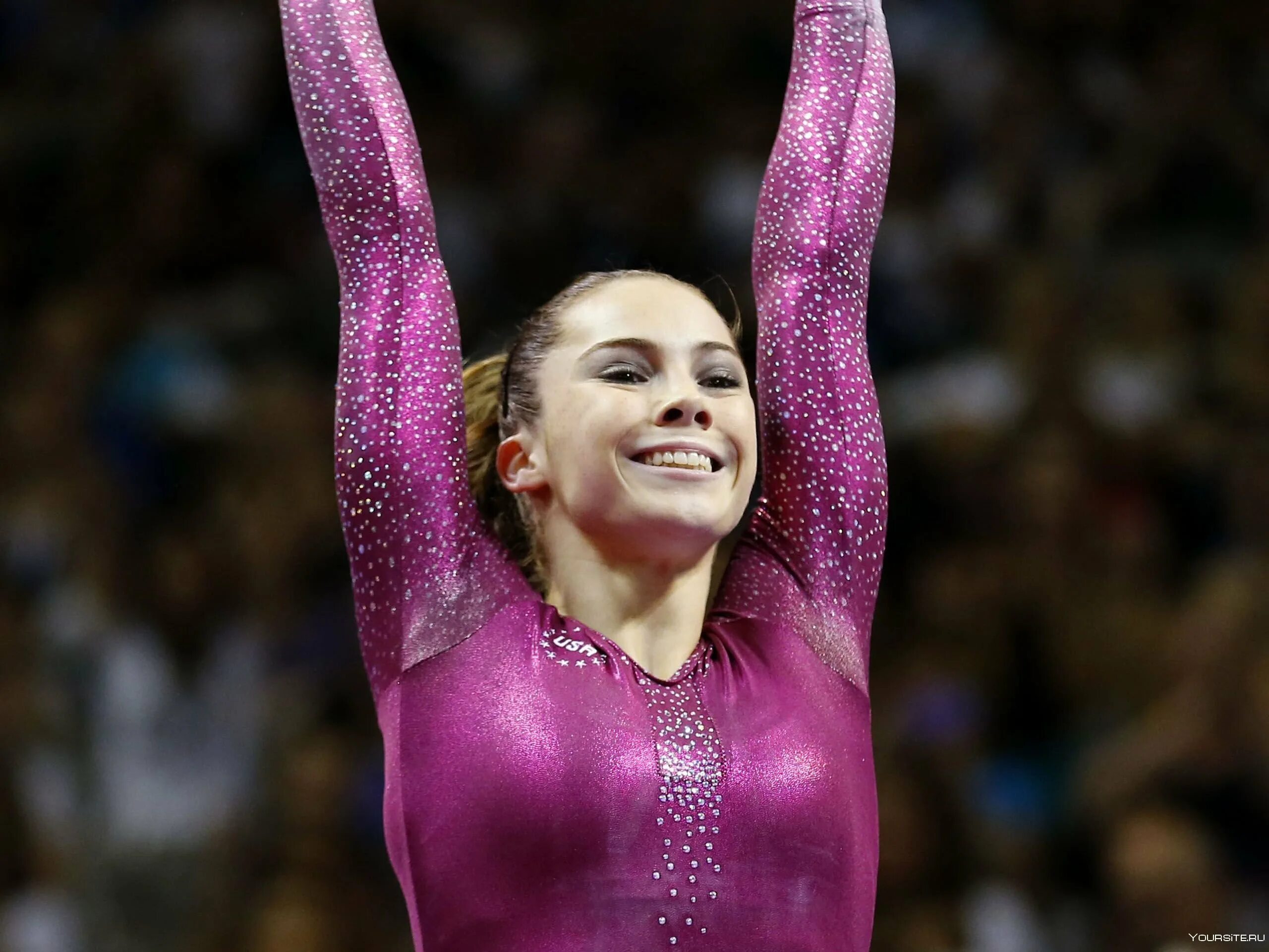 Гимнастка широких. Маккайла марони. mckayla rose maroney. маккайла марони спортивная гимнастика. американская гимнастка маккайла марони.