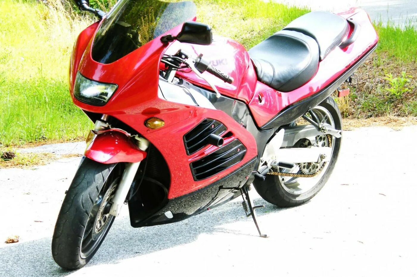 Шестьсот рублей. Suzuki rf600 f. Деньги 600 рублей. 600 российских. 600 российских.