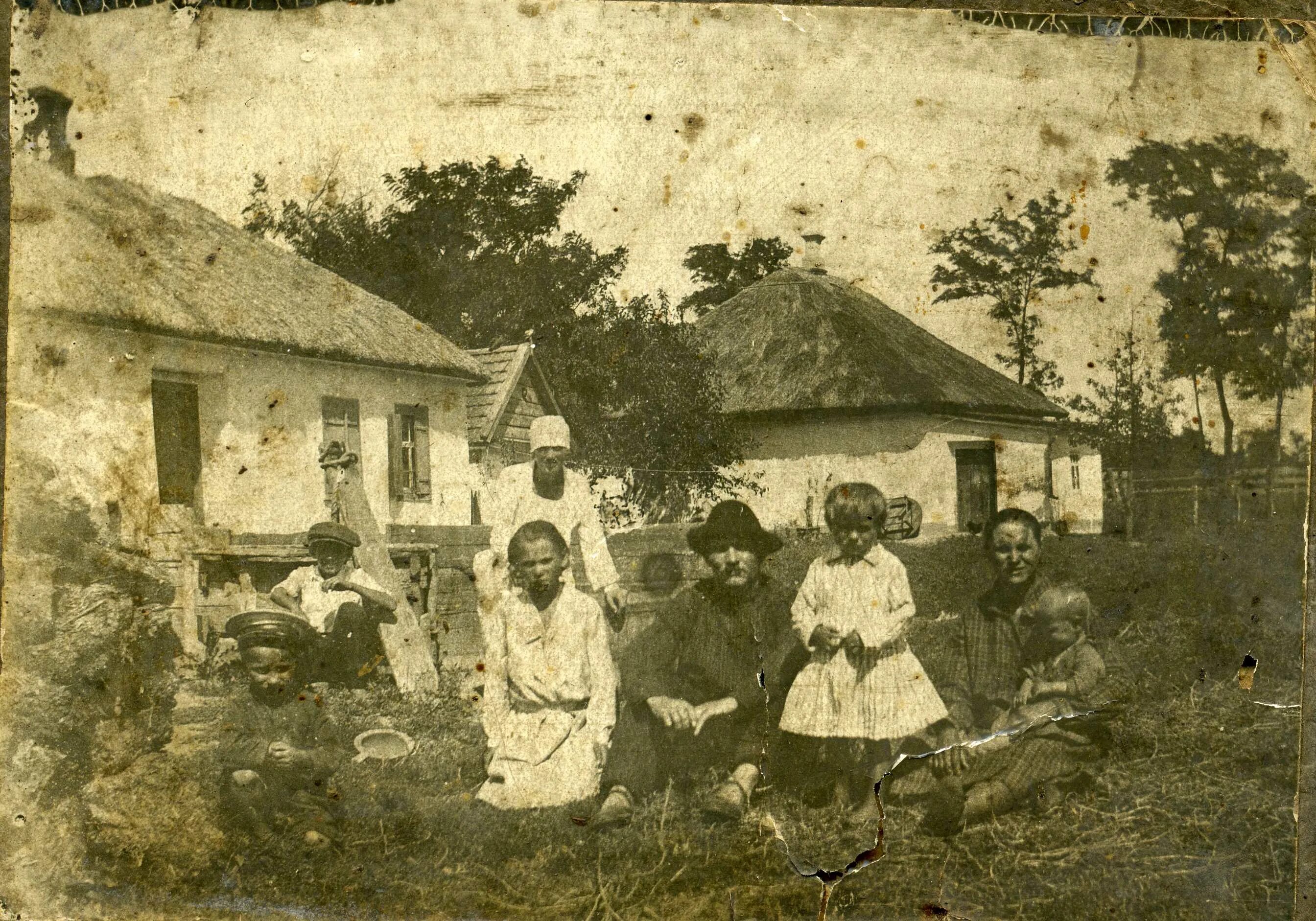 Первые в роду новое. Станицы 19 века Краснодарский край. Курская Губерния 19 век семья. Киевская Губерния 19 век. Маковский в Малороссии.