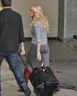 Carrie Underwood Ass.