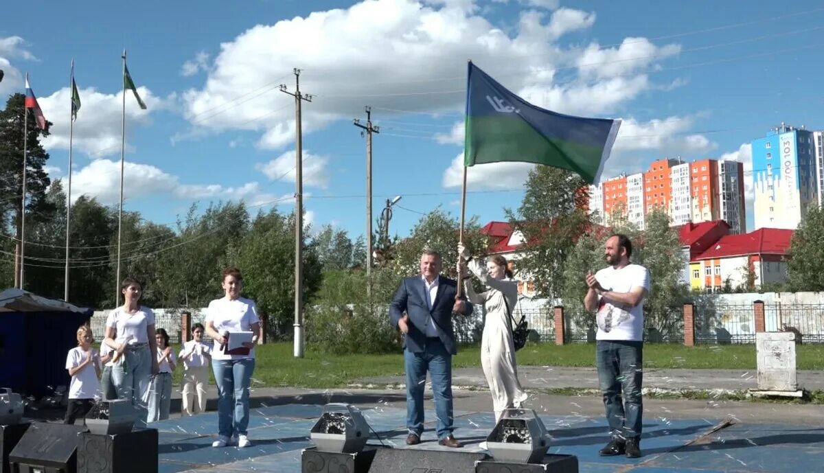 Конкурсы пыть ях. Монумент славы пыть ях. новости пыть-яха. ютэк город пыть-ях. пыть-ях фото города.