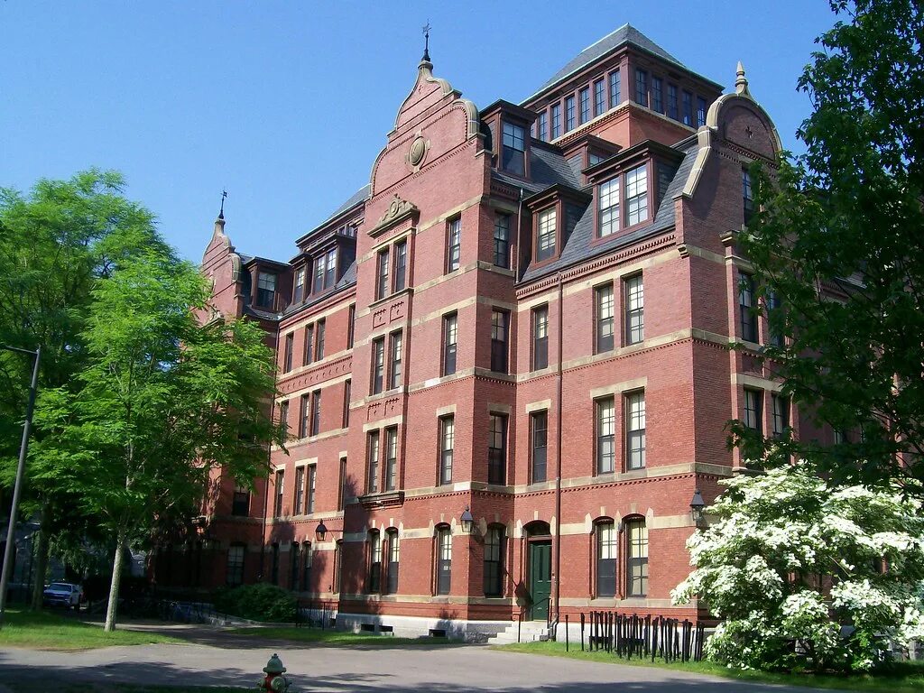 Harvard university cambridge. Гарвард США. Гарвардский университет США. Бостон Гарвард. Университет Гарвард в США.